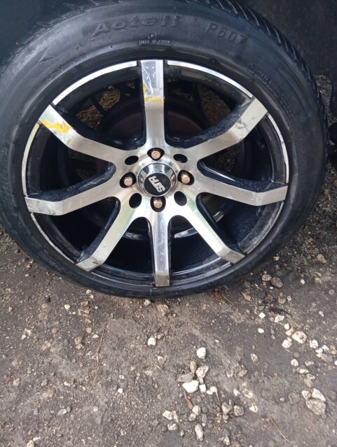 Selling Or Trading For 8-10 Spokes Black Or White