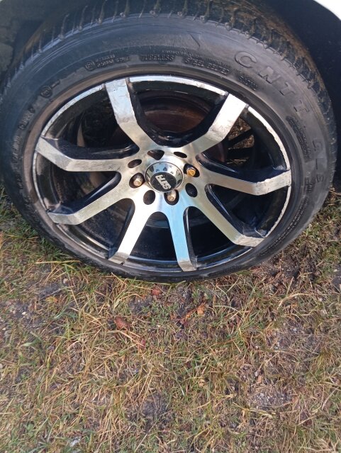 Selling Or Trading For 8-10 Spokes Black Or White