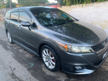 2014 Honda Stream RSZ