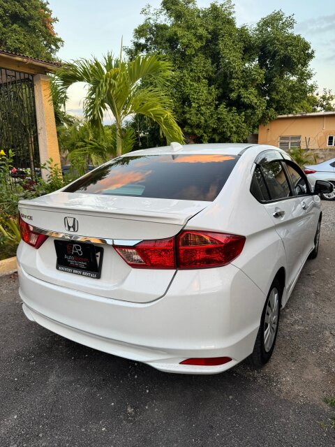 2015 Honda Grace $1.8 Million