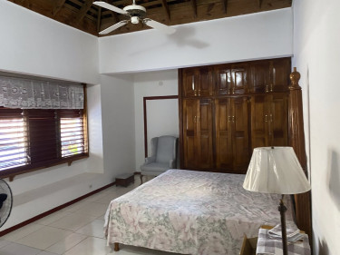 1 Bedroom And 1 Bathroom