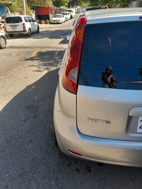 2011 Nissan Note