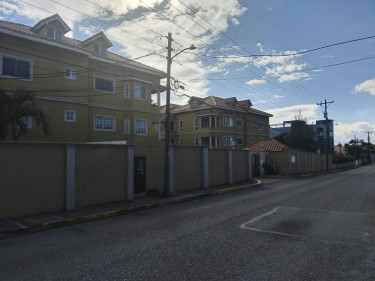 4 Bedroom Apartment For Sale In Kingston 5