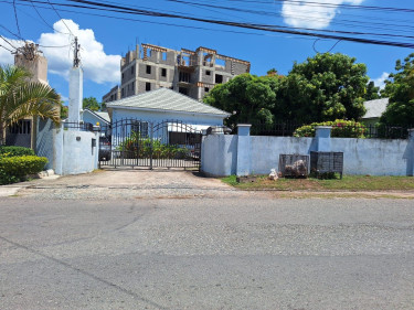2 Bedroom House For Rent In Kingston 8