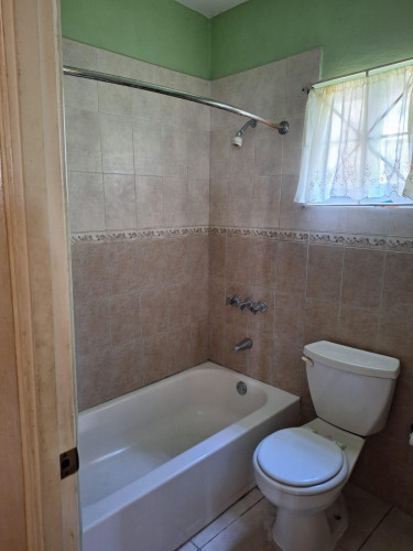 2 Bedroom House For Rent In Kingston 8