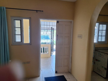 2 Bedroom House For Rent In Kingston 8
