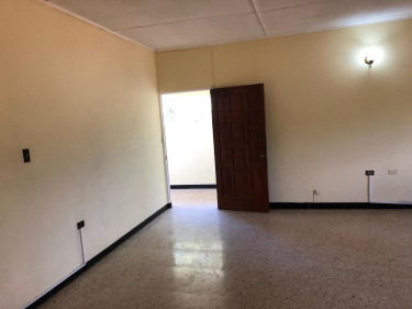 10 Bedrooms, 7 Bathrooms House For Sale