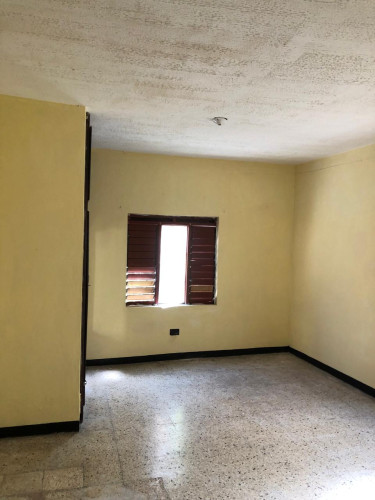 10 Bedrooms, 7 Bathrooms House For Sale