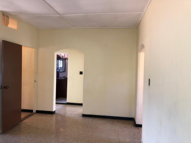10 Bedrooms, 7 Bathrooms House For Sale