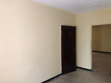 10 Bedrooms, 7 Bathrooms House For Sale