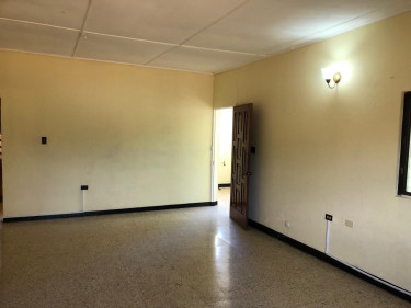 10 Bedrooms, 7 Bathrooms House For Sale