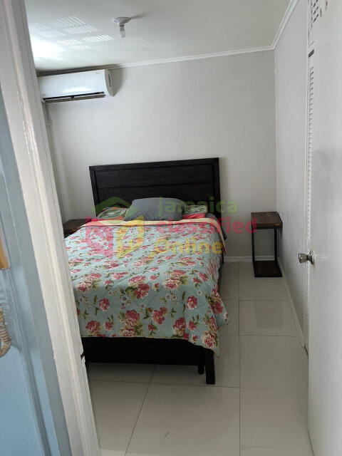 2 Bedroom & 1 Bath Oaklands Apt