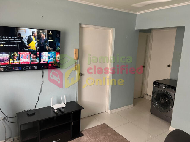 2 Bedroom & 1 Bath Oaklands Apt