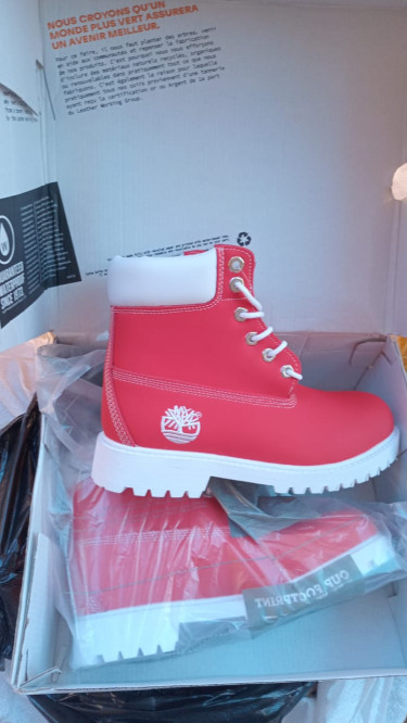White Leather Power: Timberland Boots 