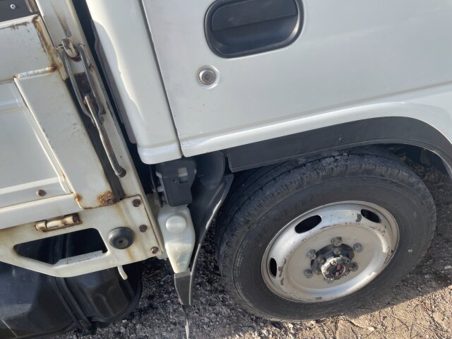 2016 Isuzu Elf