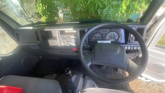 2016 Isuzu Elf