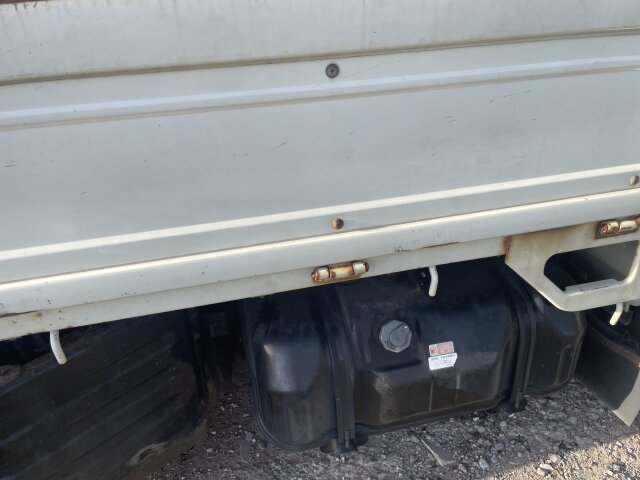 2016 Isuzu Elf