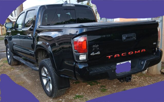 2017 TOYOTA TACOMA 5.3M NEG!