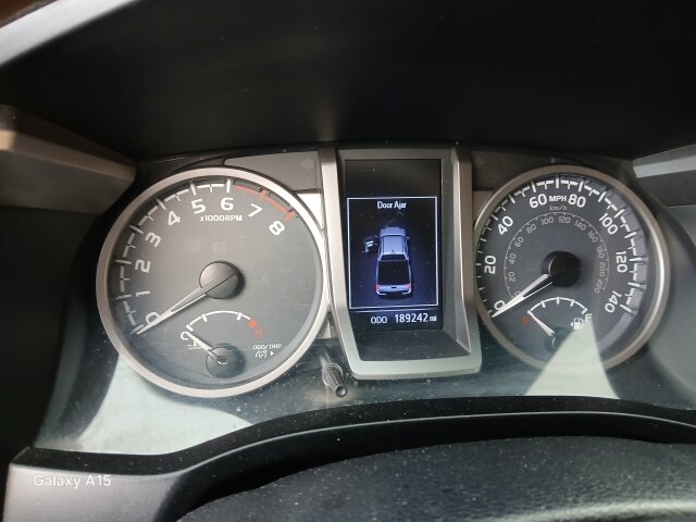 2017 TOYOTA TACOMA 5.3M NEG!