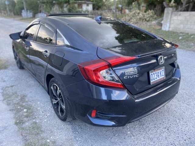 2018 Honda Civic Touring