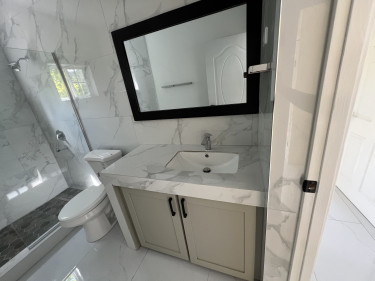 2 Bedroom 1 Bathroom Apartment For Rent 