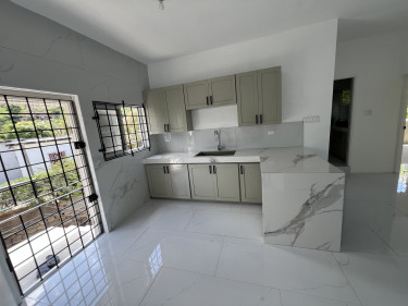 2 Bedroom 1 Bathroom Apartment For Rent 