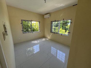 2 Bedroom 1 Bathroom Apartment For Rent 