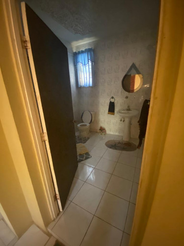 1 Bedroom Within A Two Bedroom Flat (Read**)