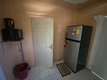 1 Bedroom Within A Two Bedroom Flat (Read**)