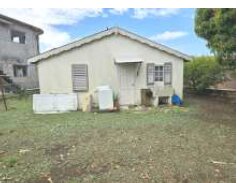 2 Bedroom, 1 Bathroom House W/ Large Back Yard