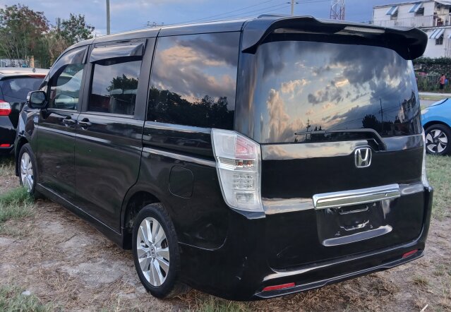 2012 HONDA STEP-WAGON LIKE NEW 1.65m