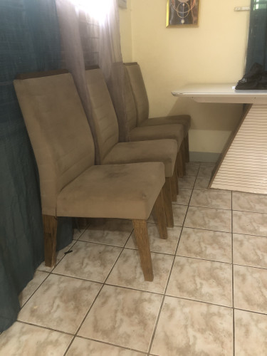 4 Chairs For 8k