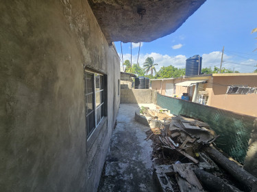 Incomplete House For Sale In Clarendon 