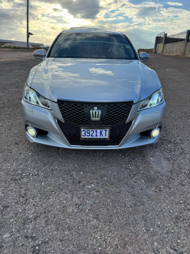 2013 TOYOTA CROWN ATHLETE 350G NON-HYBRID