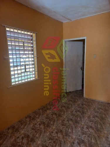 1 Bedroom Studio, Central Location (Unfurnished)