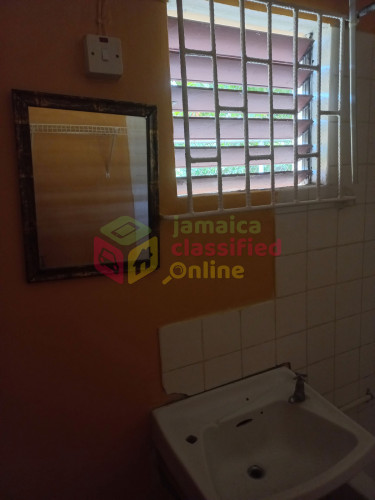 1 Bedroom Studio, Central Location (Unfurnished)
