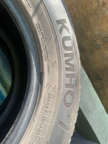 Khumo 17 Inch Tires Barely Used 32k
