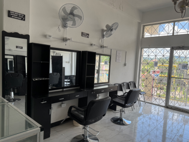Hair Dresser/Barber Salon