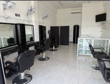 Hair Dresser/Barber Salon