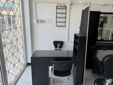 Hair Dresser/Barber Salon