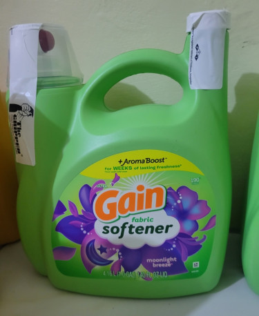 Laundry Detergent And Fabric Softeners 