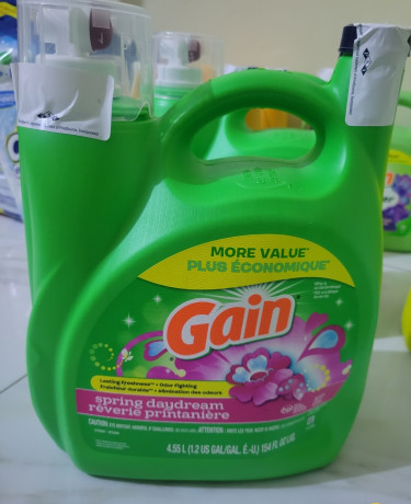 Laundry Detergent And Fabric Softeners 