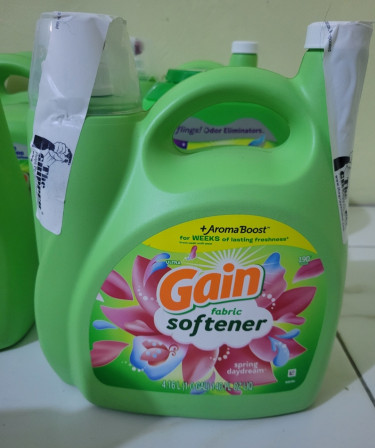 Laundry Detergent And Fabric Softeners 