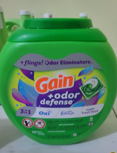 Laundry Detergent And Fabric Softeners 