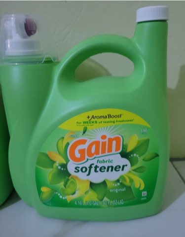 Laundry Detergent And Fabric Softeners 