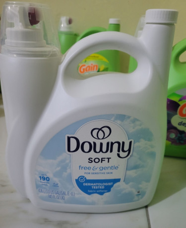 Laundry Detergent And Fabric Softeners 