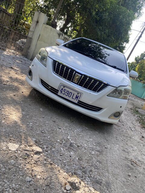 2012 Toyota Premio
