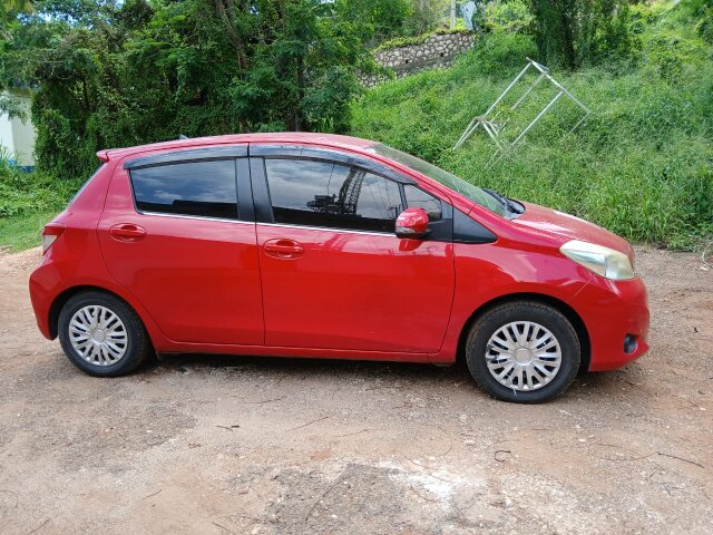 2013 Toyota Vitz $990K 8763188237