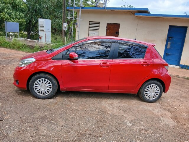 2013 Toyota Vitz $990K 8763188237
