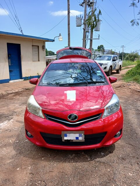 2013 Toyota Vitz $990K 8763188237